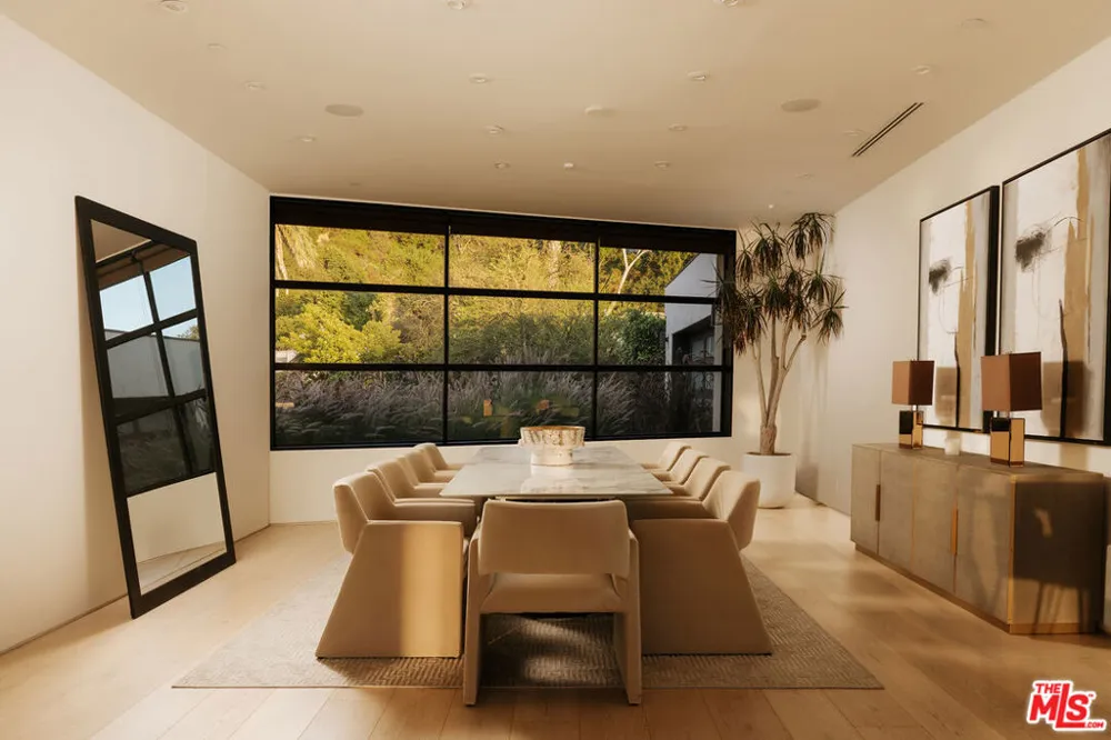 455 Castle Place Beverly Hills, CA 90210