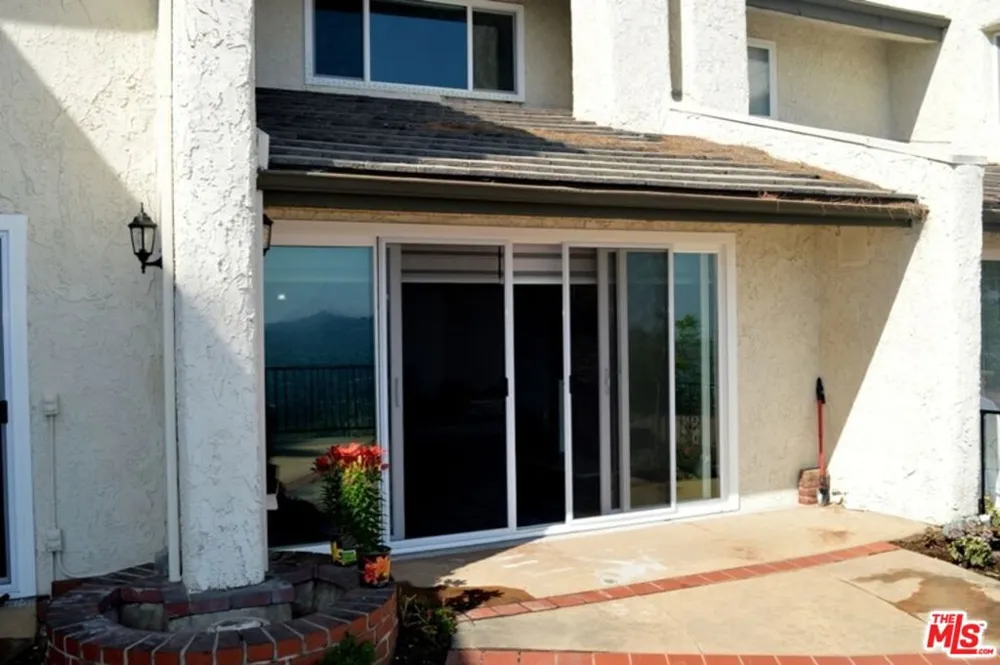 5425 Godbey Drive La Canada Flintridge, CA 91011