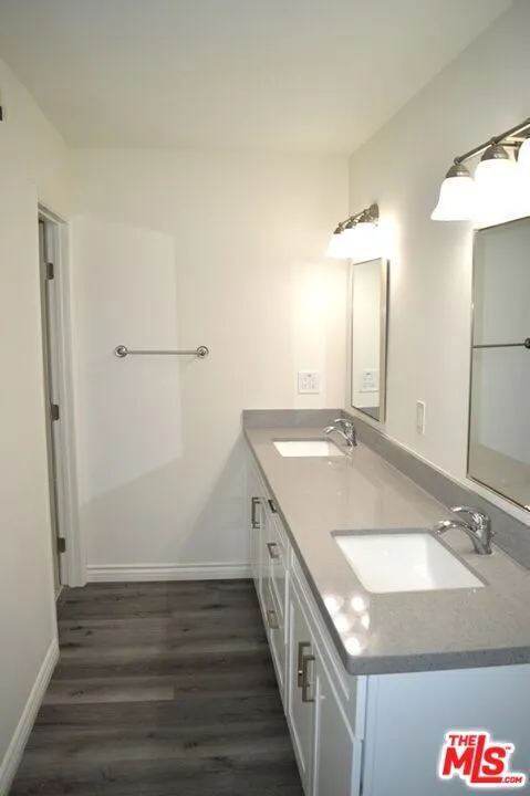 5425 Godbey Drive La Canada Flintridge, CA 91011