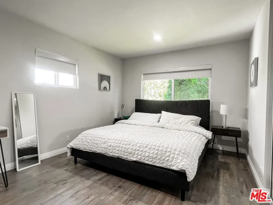 5740 Vantage Avenue Valley Village, CA 91607