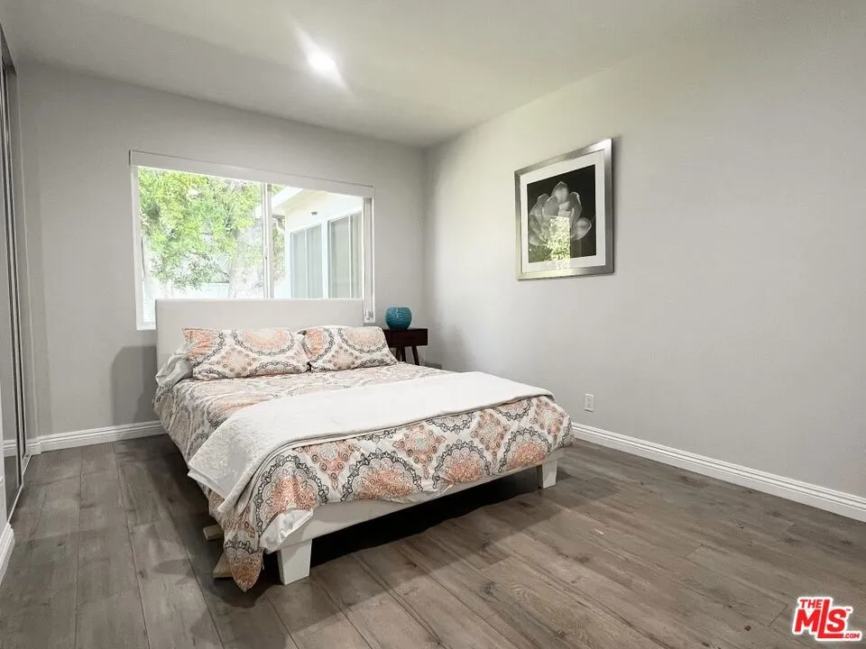 5740 Vantage Avenue Valley Village, CA 91607