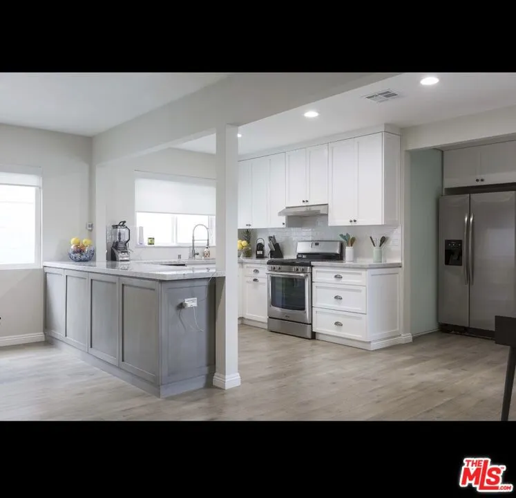 5740 Vantage Avenue Valley Village, CA 91607