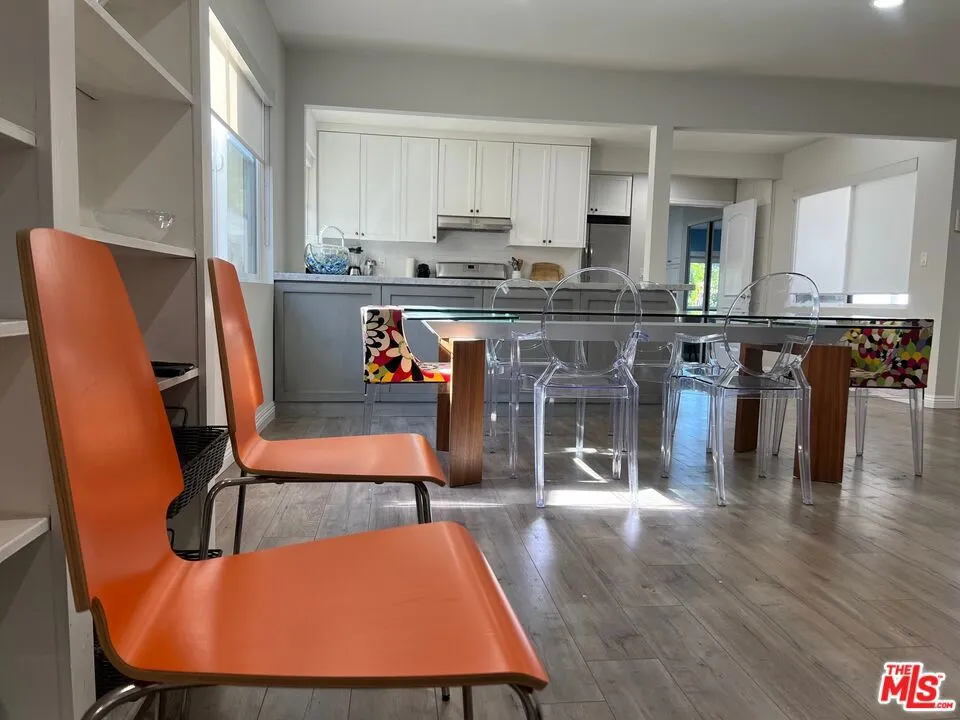 5740 Vantage Avenue Valley Village, CA 91607