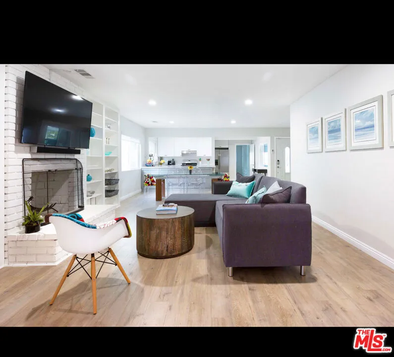 5740 Vantage Avenue Valley Village, CA 91607