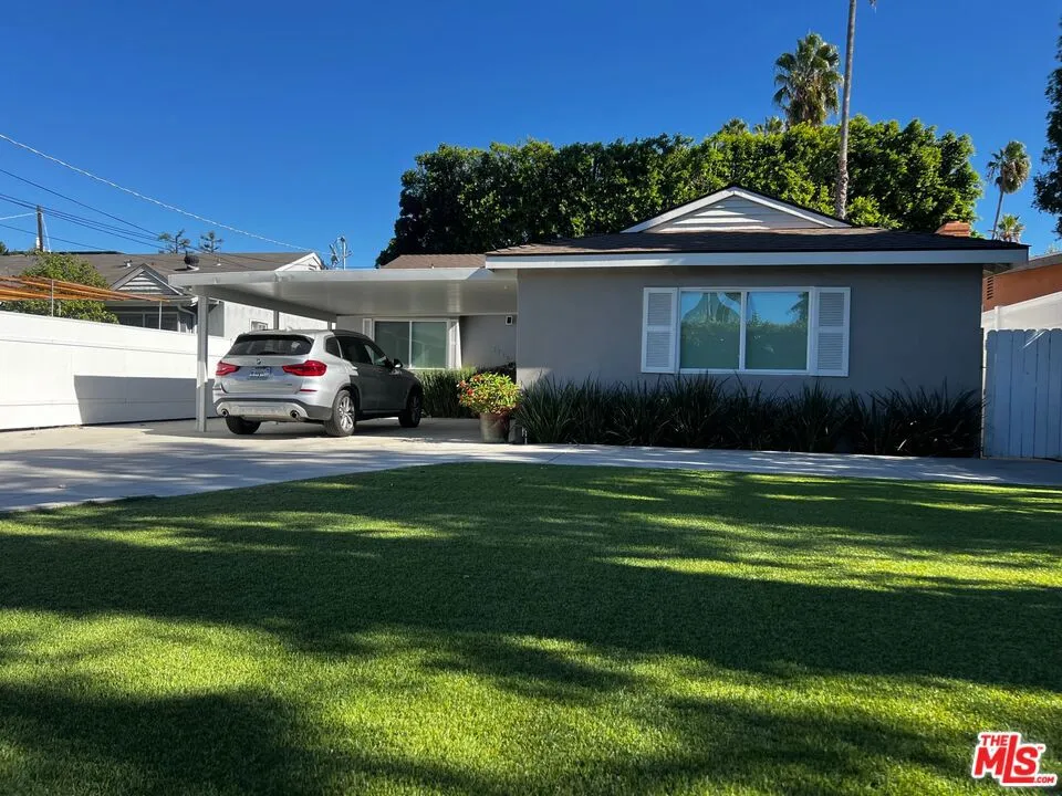 5740 Vantage Avenue Valley Village, CA 91607