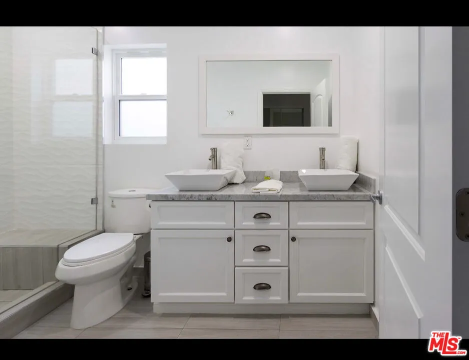 5740 Vantage Avenue Valley Village, CA 91607