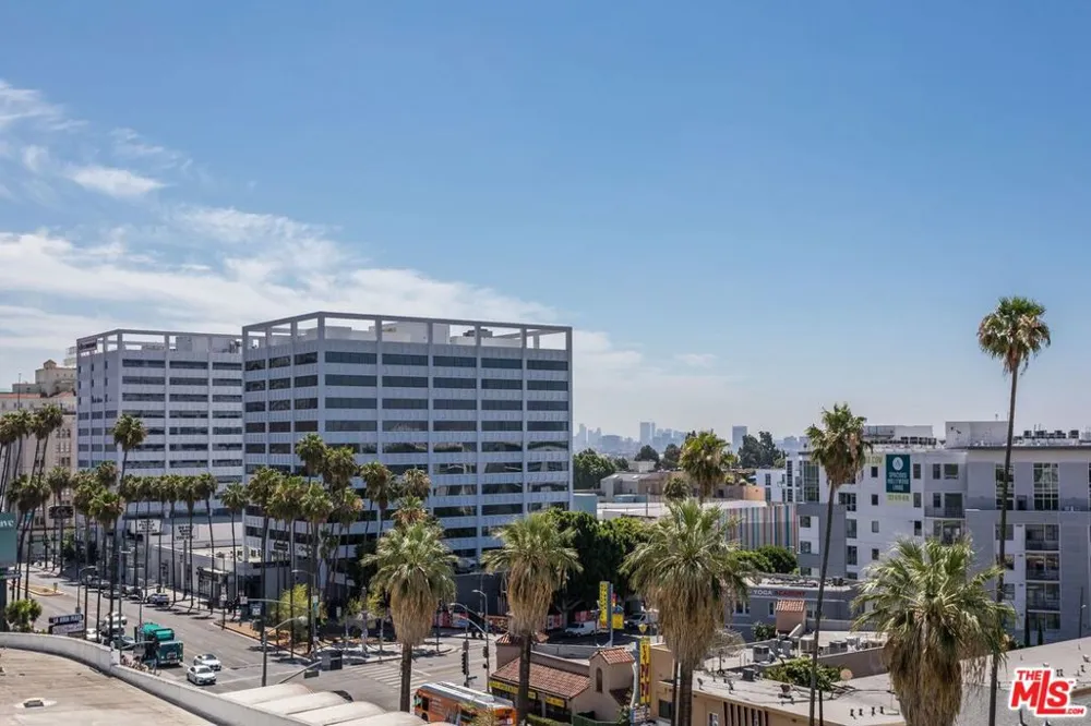 7135 Hollywood Boulevard #606 Los Angeles, CA 90046