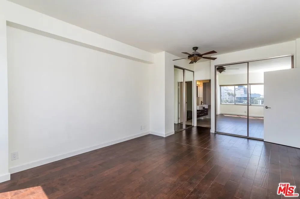 7135 Hollywood Boulevard #606 Los Angeles, CA 90046