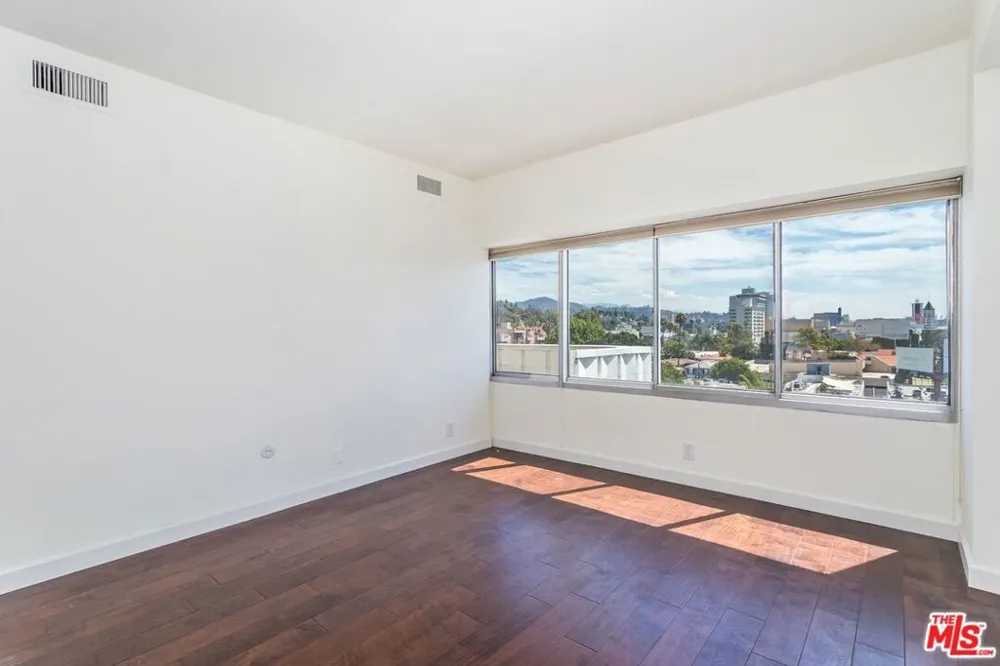 7135 Hollywood Boulevard #606 Los Angeles, CA 90046