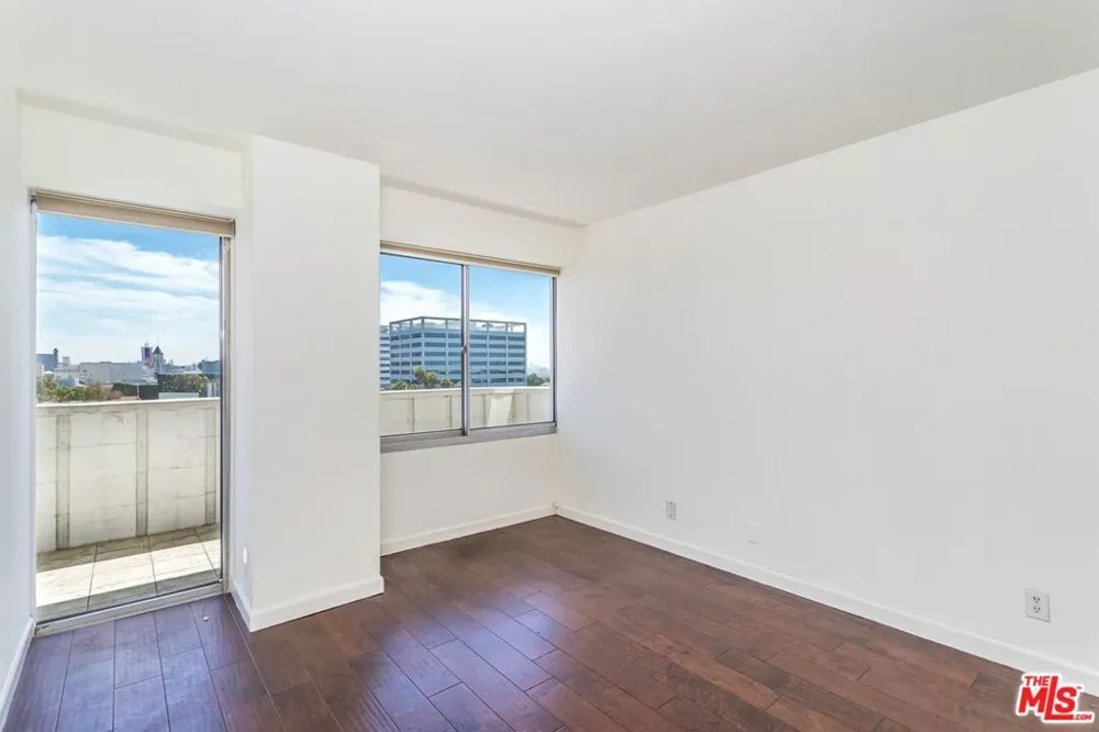 7135 Hollywood Boulevard #606 Los Angeles, CA 90046