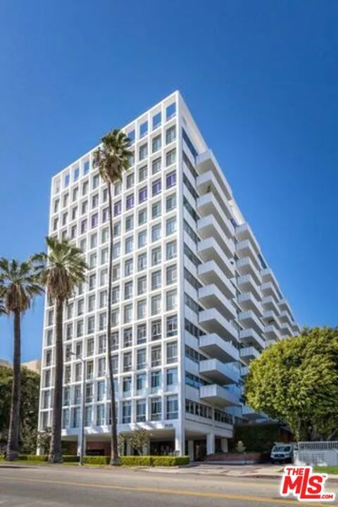 7135 Hollywood Boulevard #606 Los Angeles, CA 90046