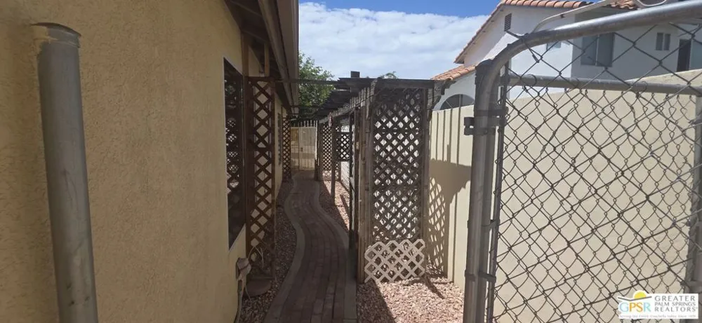 1007 Serena Drive San Jacinto, CA 92583