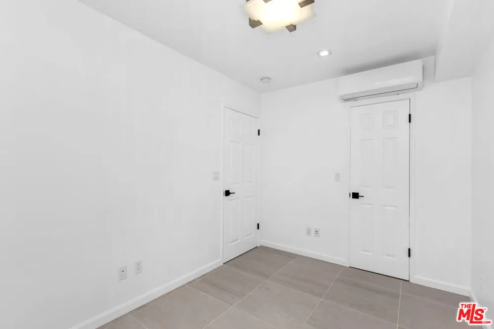 424 Carroll Canal Venice, CA 90291