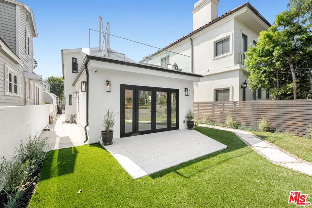 424 Carroll Canal Venice, CA 90291