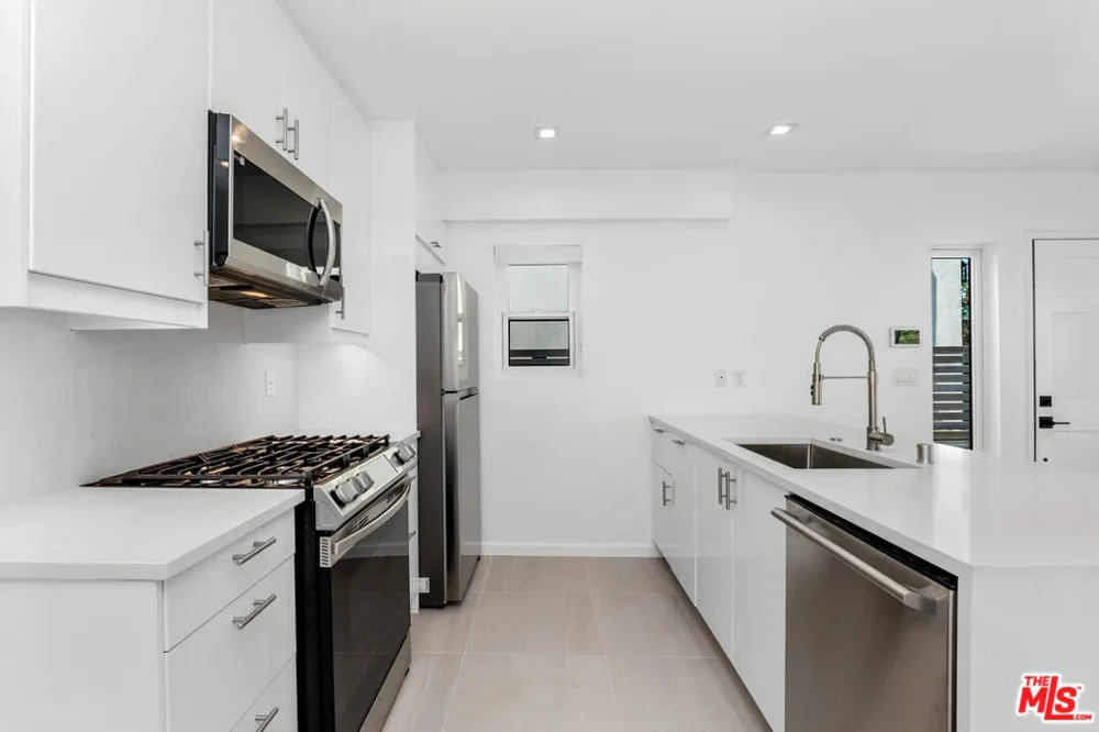 424 Carroll Canal Venice, CA 90291