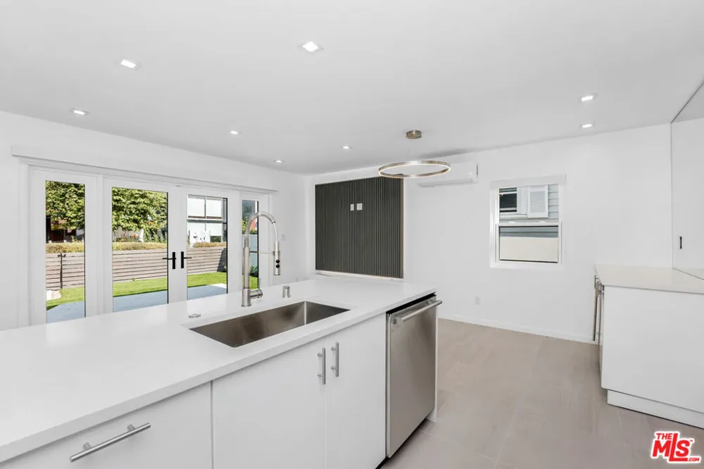 424 Carroll Canal Venice, CA 90291