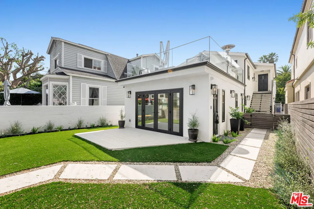 424 Carroll Canal Venice, CA 90291