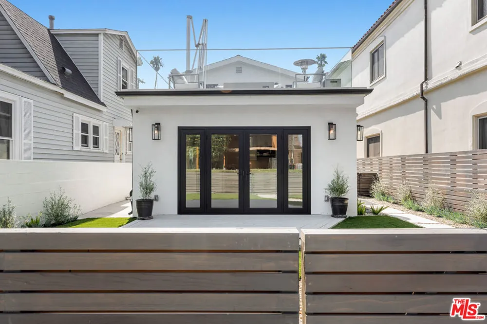 424 Carroll Canal Venice, CA 90291