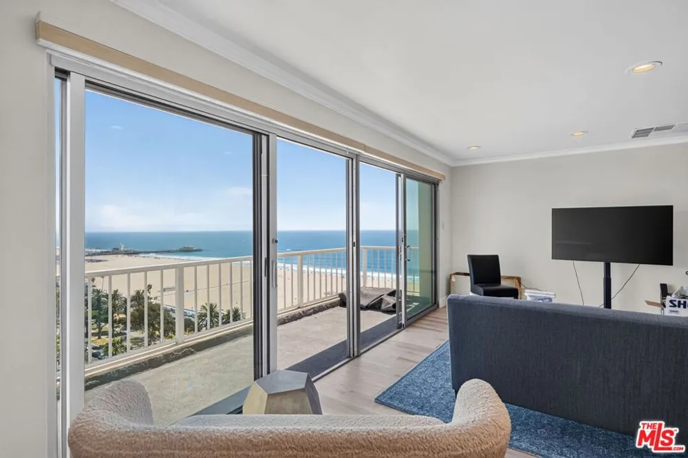 101 California Avenue #1404 Santa Monica, CA 90403