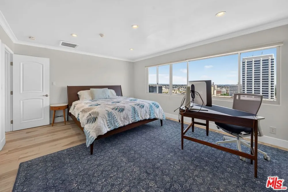 101 California Avenue #1404 Santa Monica, CA 90403