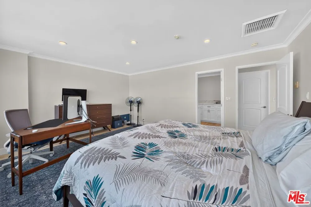 101 California Avenue #1404 Santa Monica, CA 90403