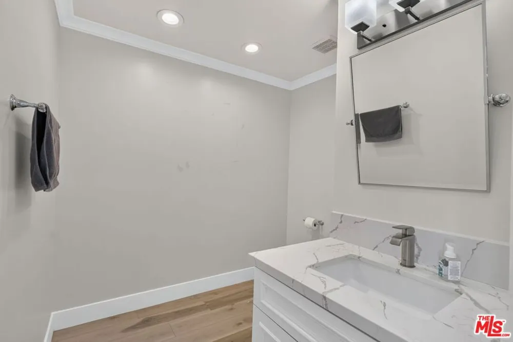 101 California Avenue #1404 Santa Monica, CA 90403