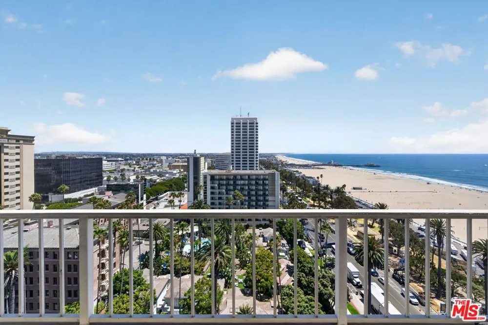 101 California Avenue #1404 Santa Monica, CA 90403