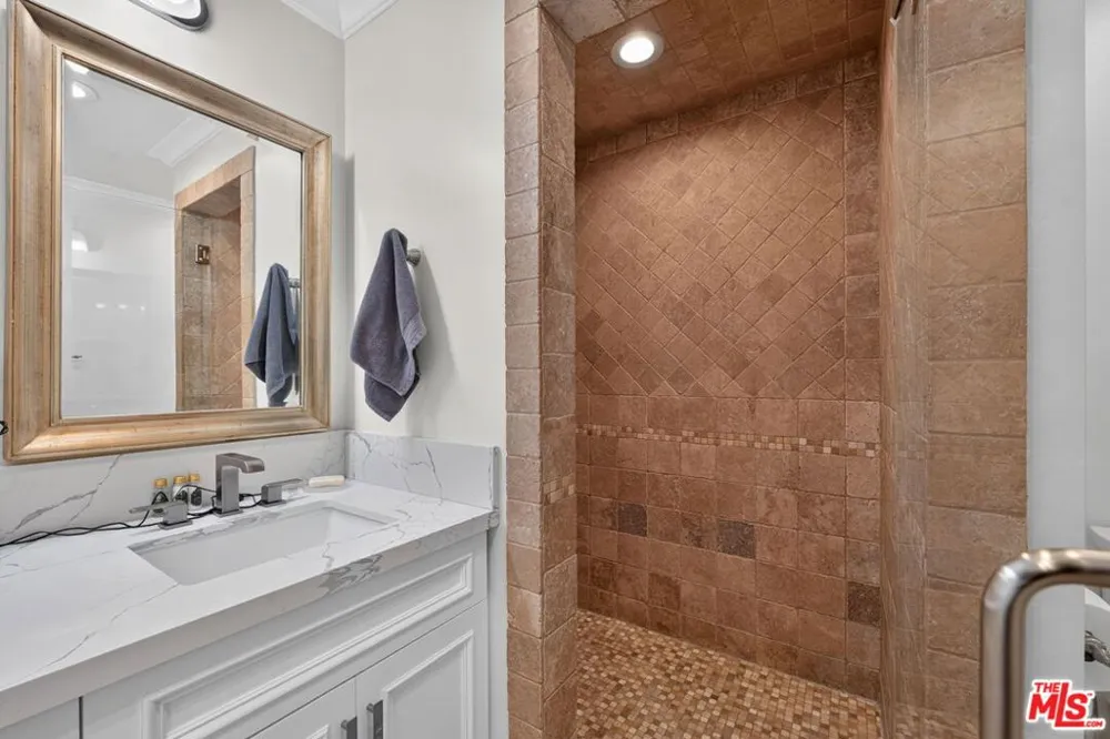 101 California Avenue #1404 Santa Monica, CA 90403