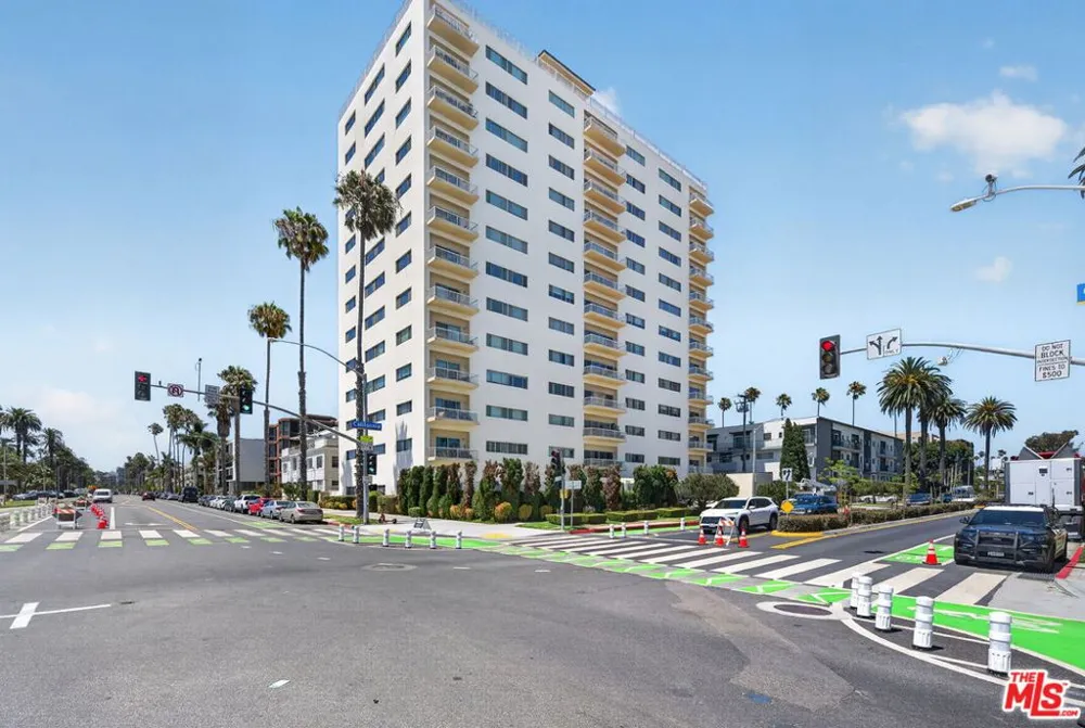 101 California Avenue #1404 Santa Monica, CA 90403