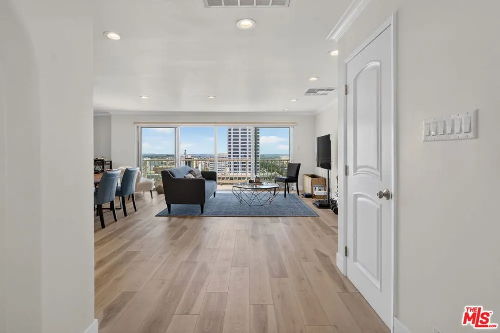 101 California Avenue #1404 Santa Monica, CA 90403