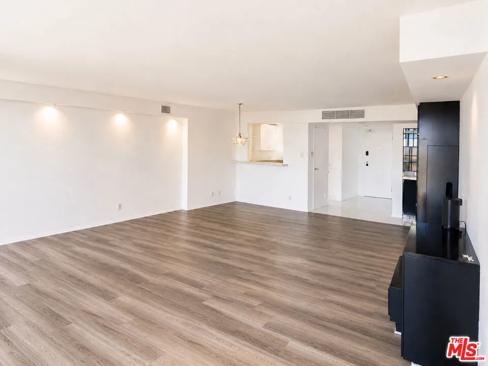 4316 Marina City Drive #519 Marina del Rey, CA 90292