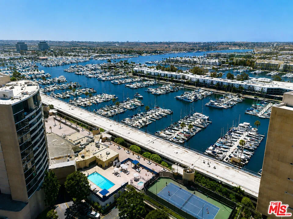 4316 Marina City Drive #519 Marina del Rey, CA 90292
