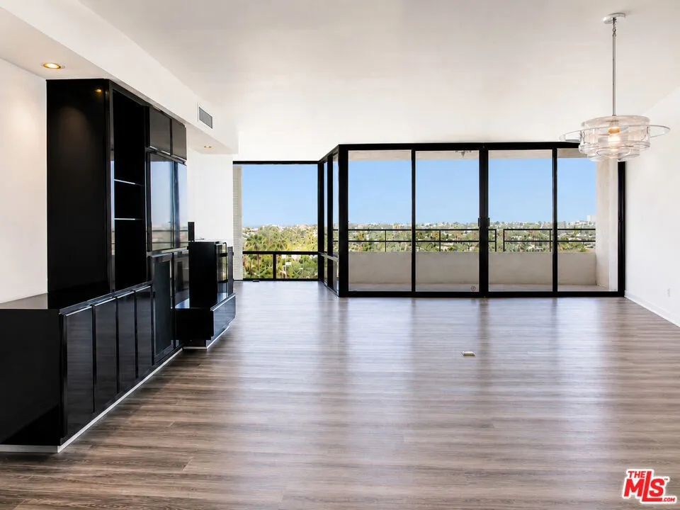 4316 Marina City Drive #519 Marina del Rey, CA 90292