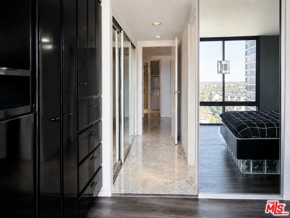 4316 Marina City Drive #519 Marina del Rey, CA 90292