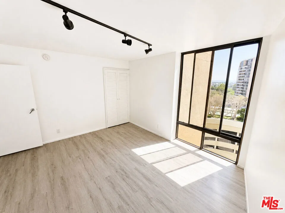 4316 Marina City Drive #519 Marina del Rey, CA 90292