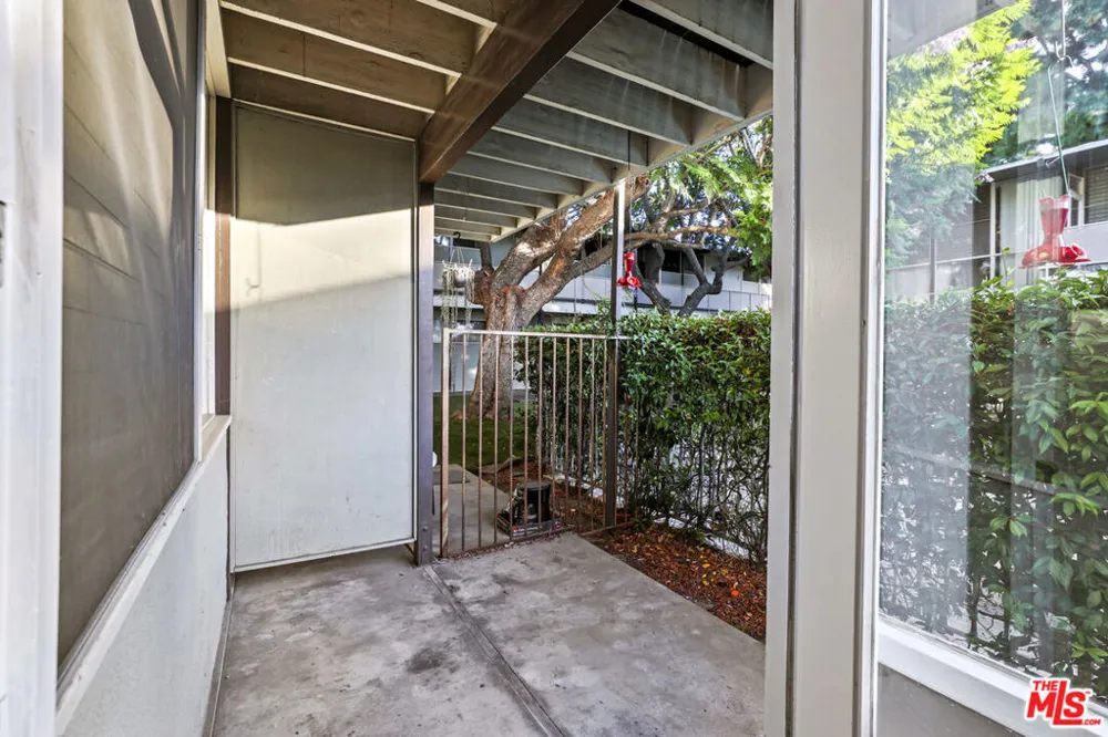 11131 ROSE AVENUE #11 Los Angeles, CA 90034
