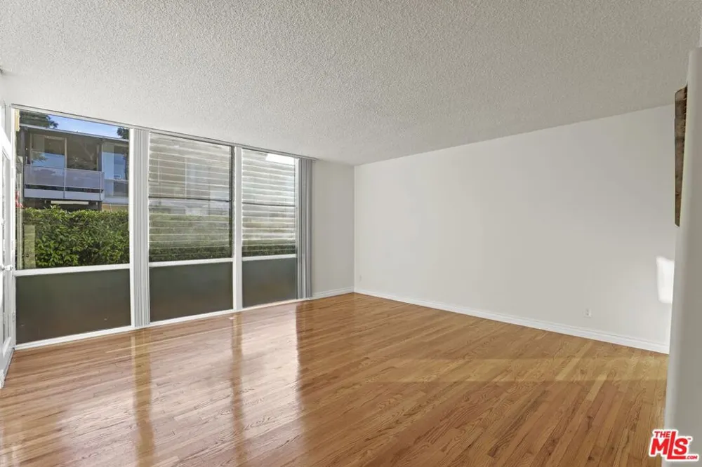 11131 ROSE AVENUE #11 Los Angeles, CA 90034