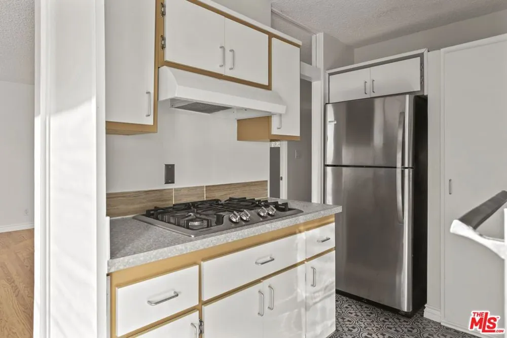 11131 ROSE AVENUE #11 Los Angeles, CA 90034