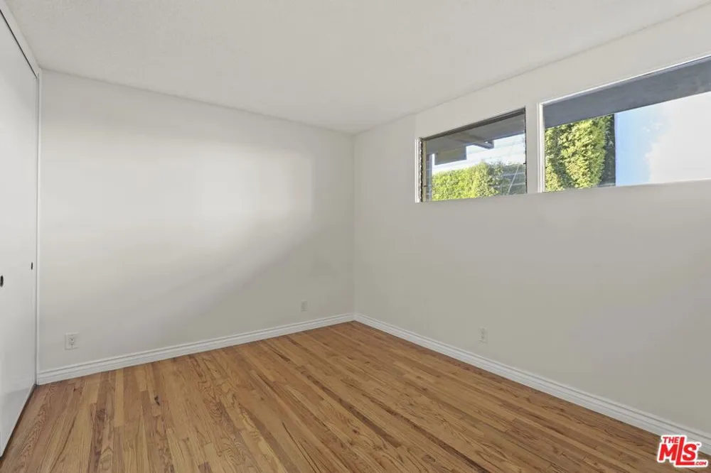 11131 ROSE AVENUE #11 Los Angeles, CA 90034