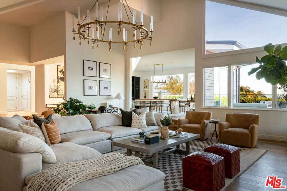 12047 Summit Circle Beverly Hills, CA 90210