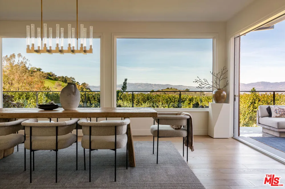12047 Summit Circle Beverly Hills, CA 90210