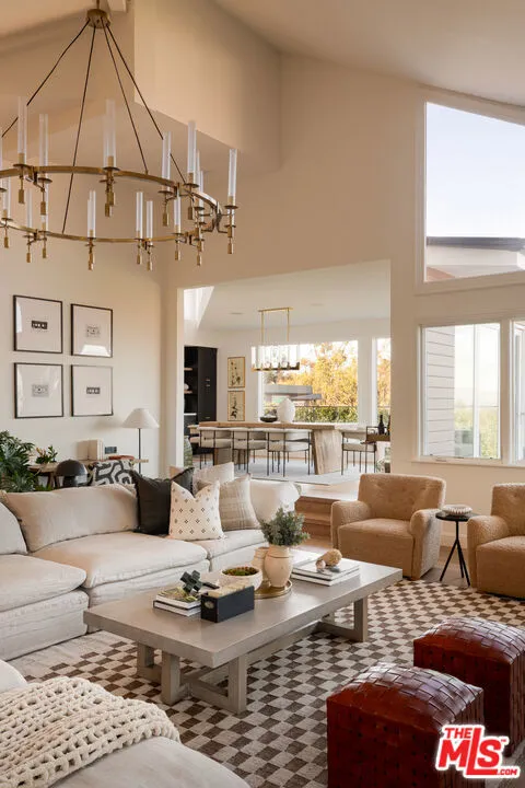 12047 Summit Circle Beverly Hills, CA 90210