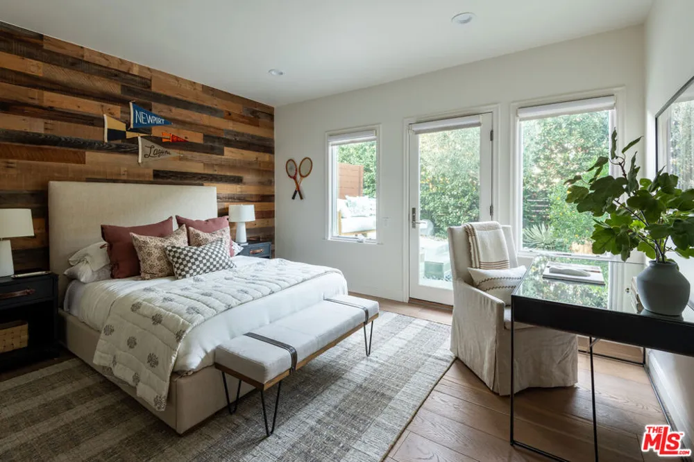 12047 Summit Circle Beverly Hills, CA 90210