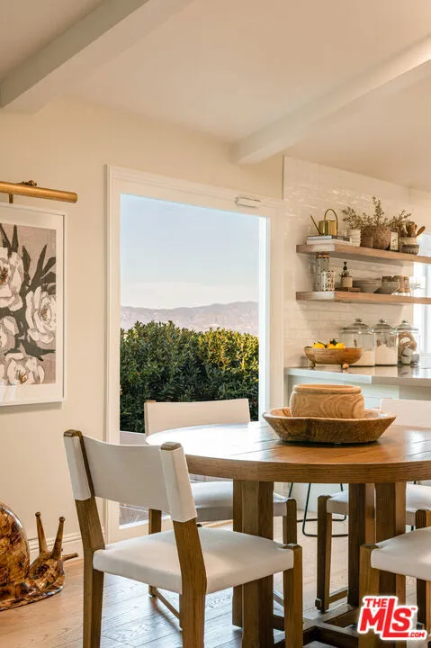 12047 Summit Circle Beverly Hills, CA 90210