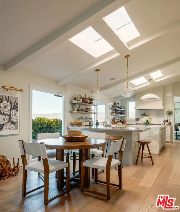 12047 Summit Circle Beverly Hills, CA 90210