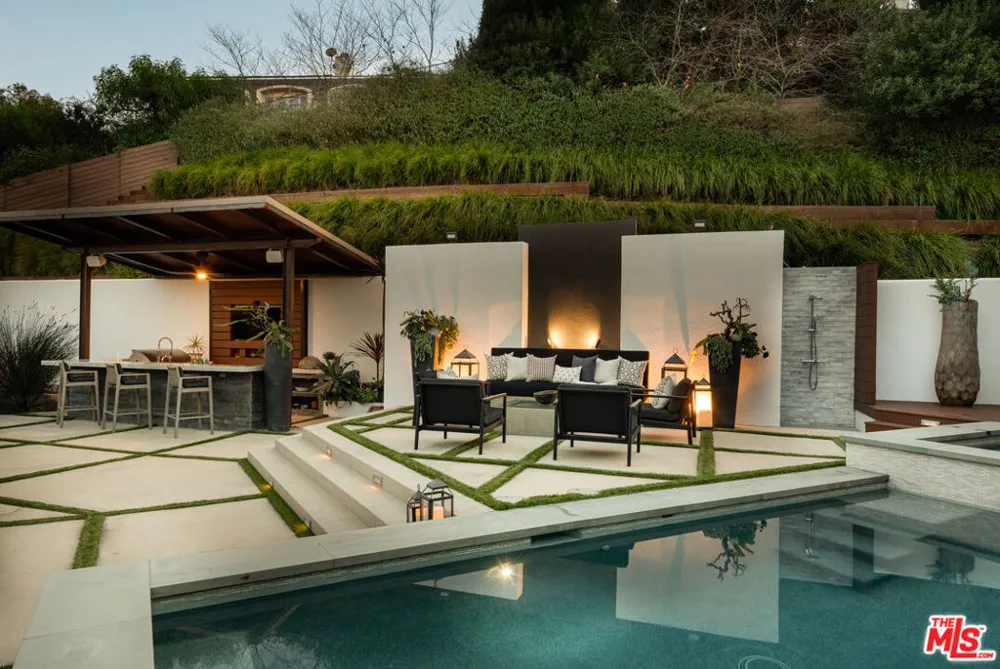 12047 Summit Circle Beverly Hills, CA 90210