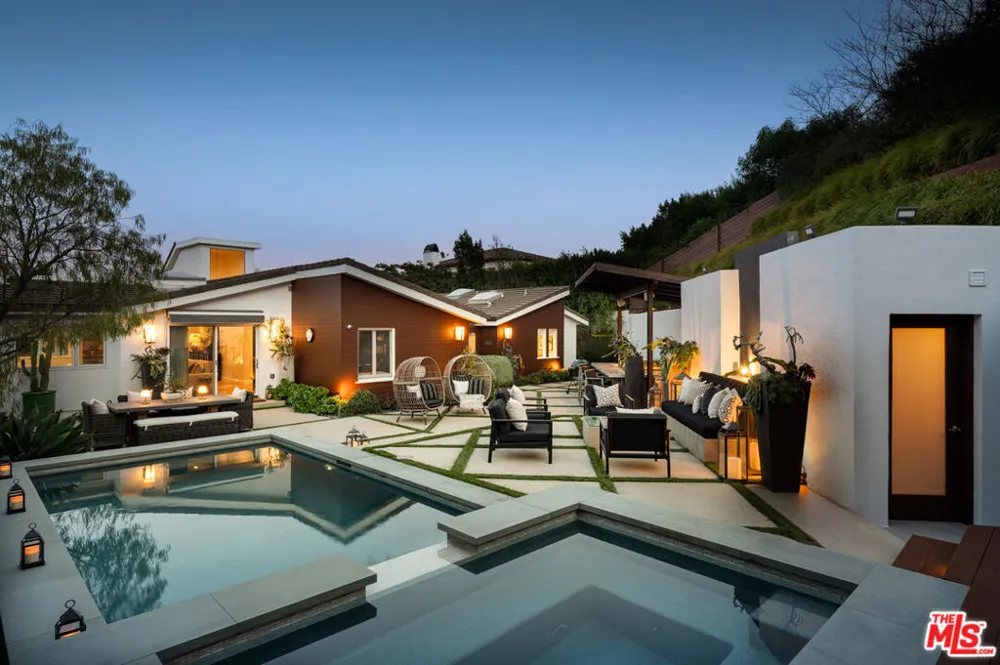 12047 Summit Circle Beverly Hills, CA 90210