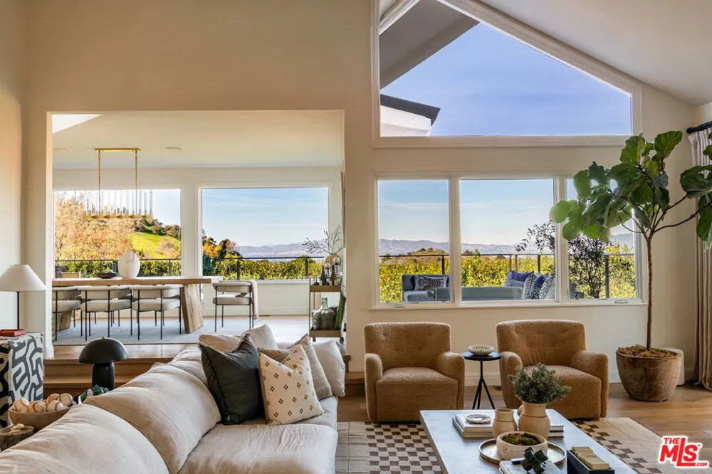 12047 Summit Circle Beverly Hills, CA 90210