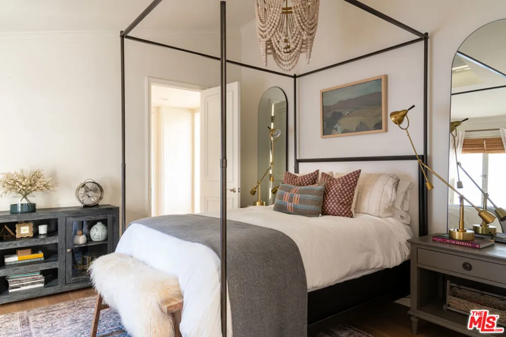12047 Summit Circle Beverly Hills, CA 90210