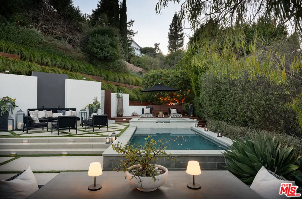 12047 Summit Circle Beverly Hills, CA 90210